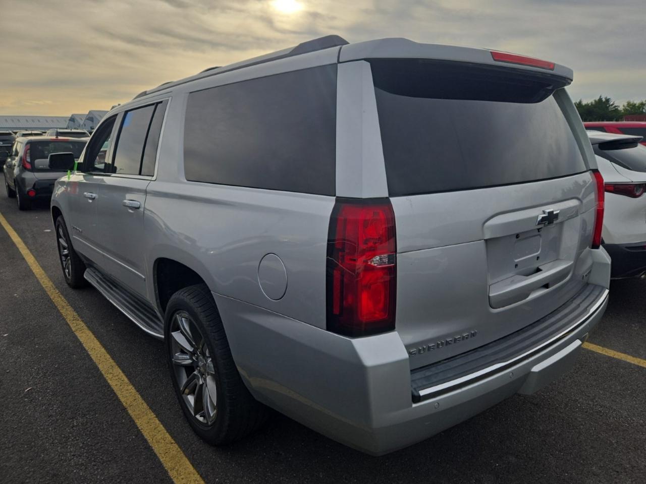 Chevrolet Suburban 4WD 4dr Premier 2018