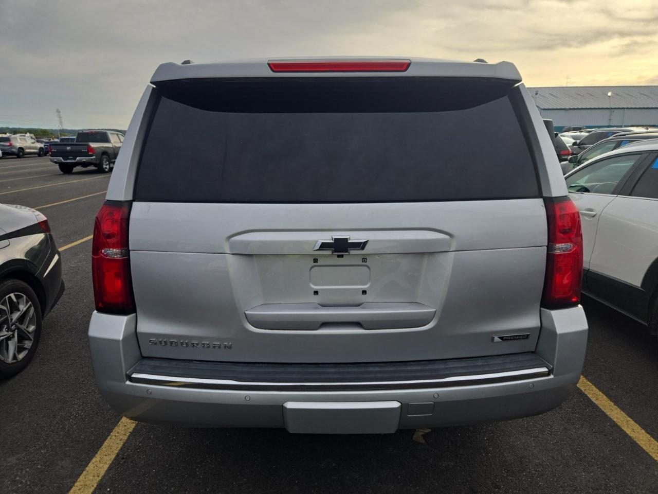 Chevrolet Suburban 4WD 4dr Premier 2018