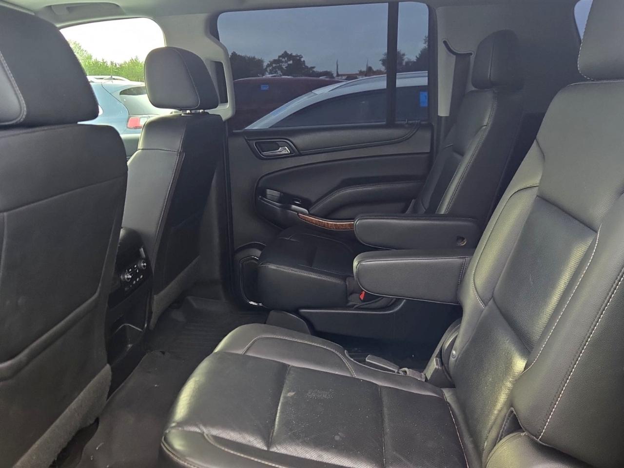 Chevrolet Suburban 4WD 4dr Premier 2018