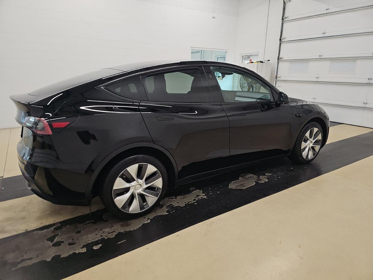 Tesla Model Y  2023