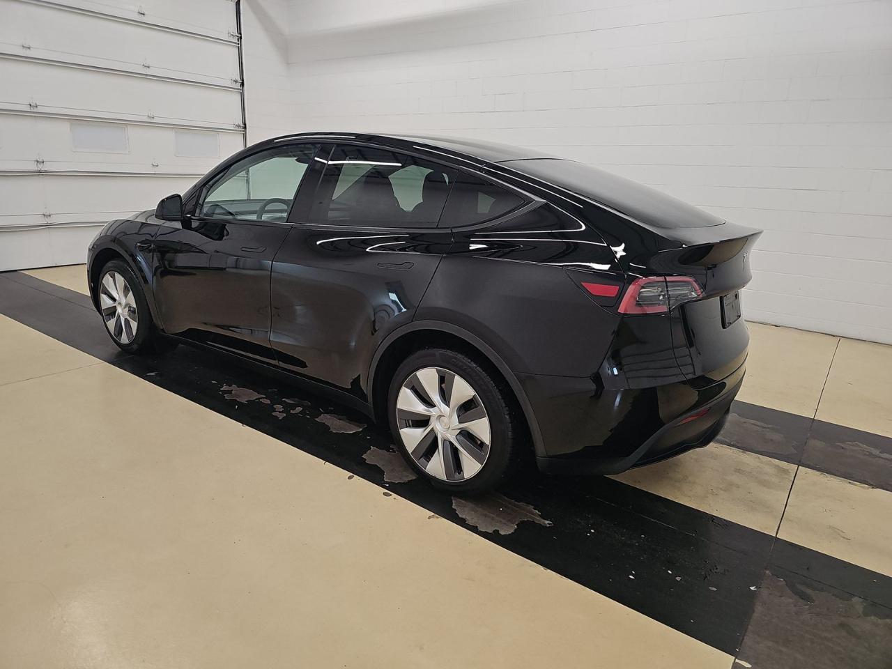 Tesla Model Y  2023