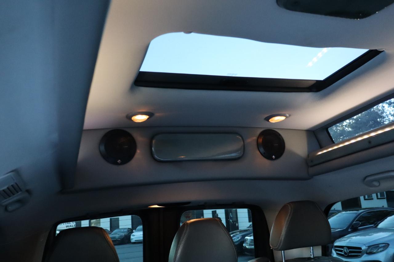 Mercedes-Benz Metris Passenger Van 2016