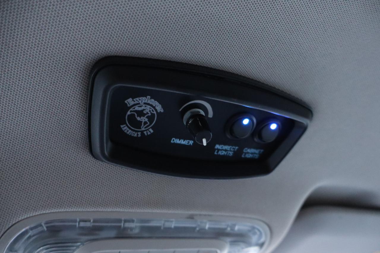 Mercedes-Benz Metris Passenger Van 2016