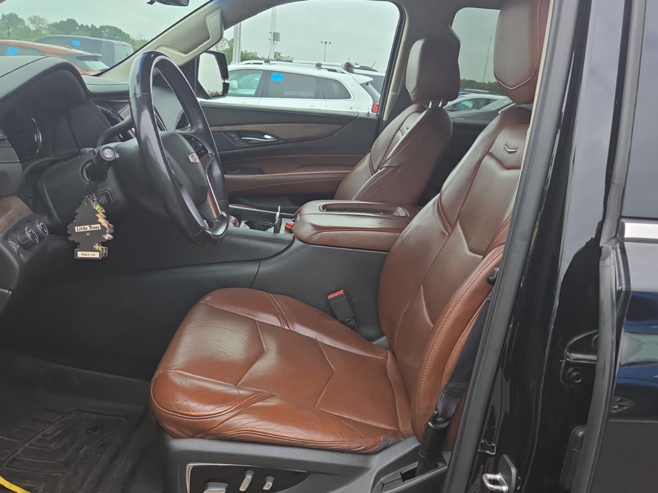 Cadillac Escalade photo 8