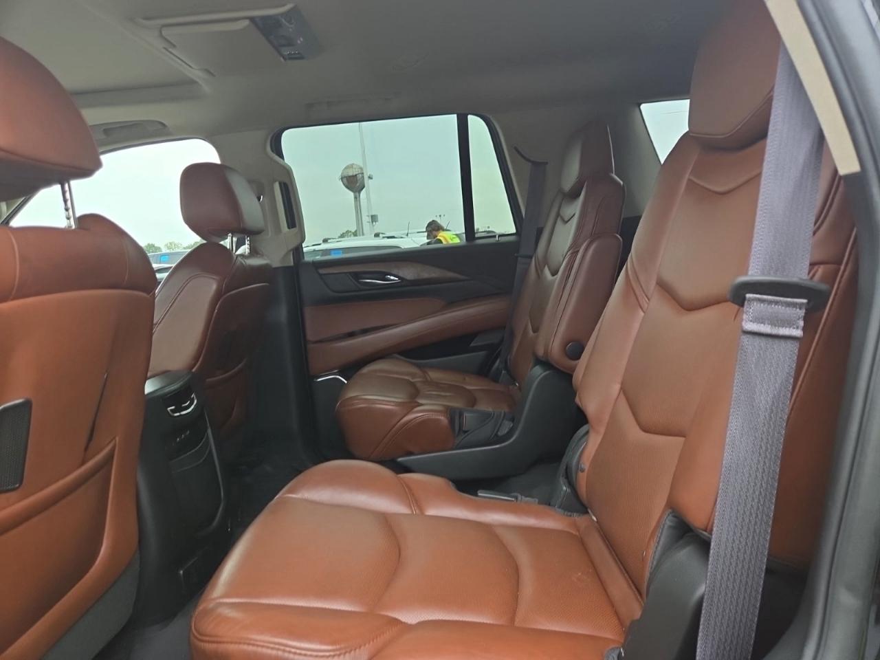 Cadillac Escalade photo 9