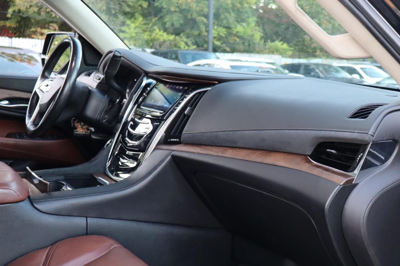 Cadillac Escalade 4WD 4dr Luxury 2017