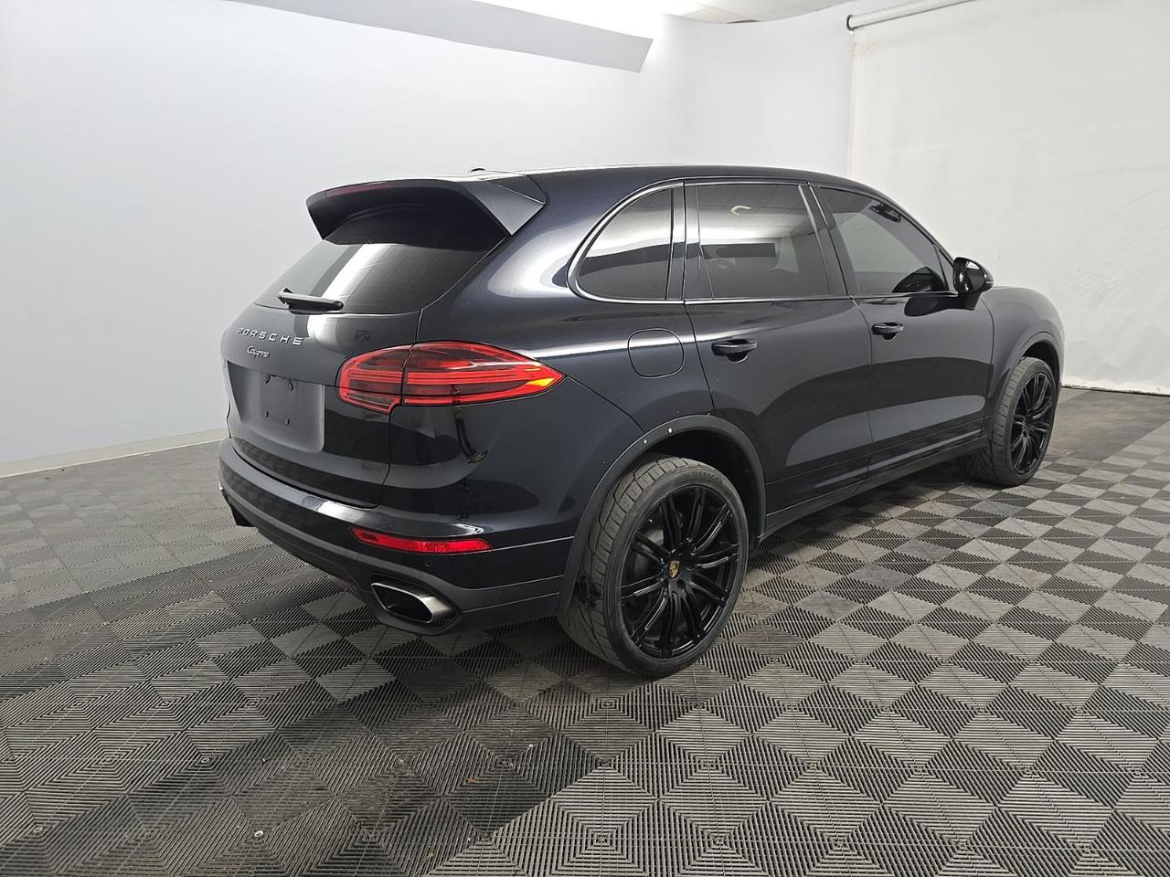 Porsche Cayenne AWD 2016