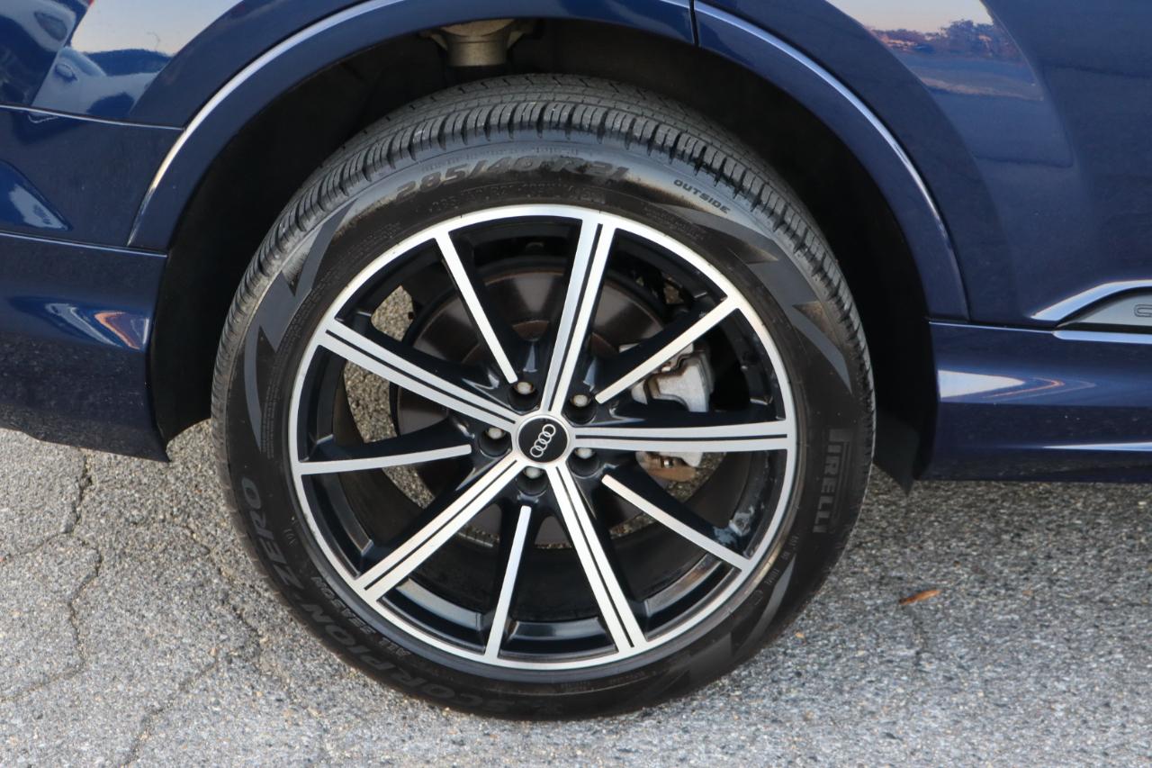 Audi Q7  2021