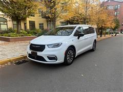 2024 Chrysler Pacifica Hybrid 