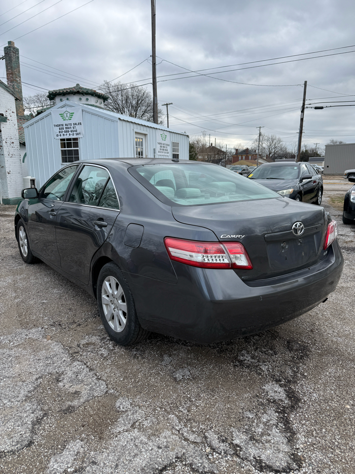 Toyota Camry Base 6-Spd AT 2011