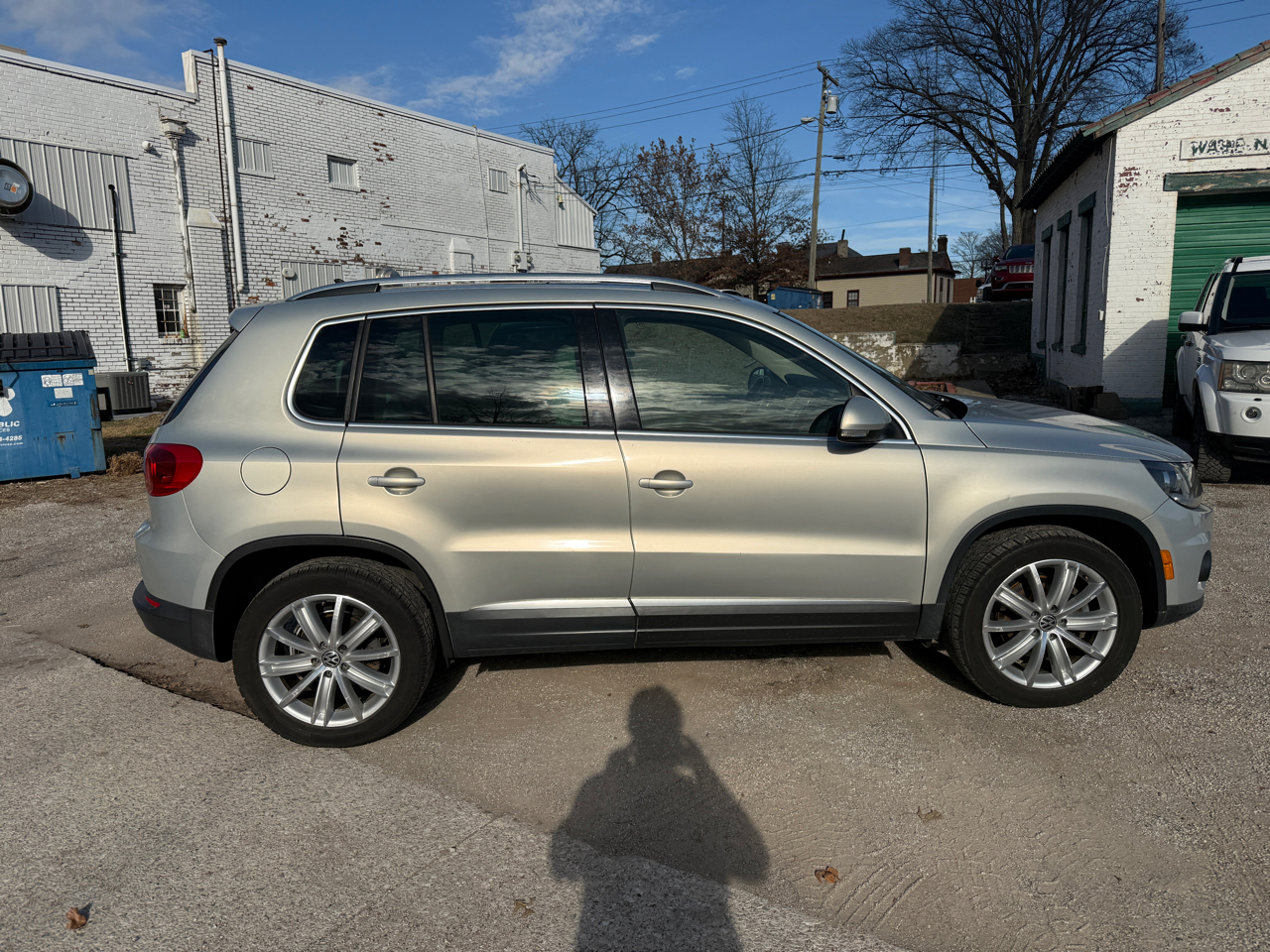 Volkswagen Tiguan S 2012