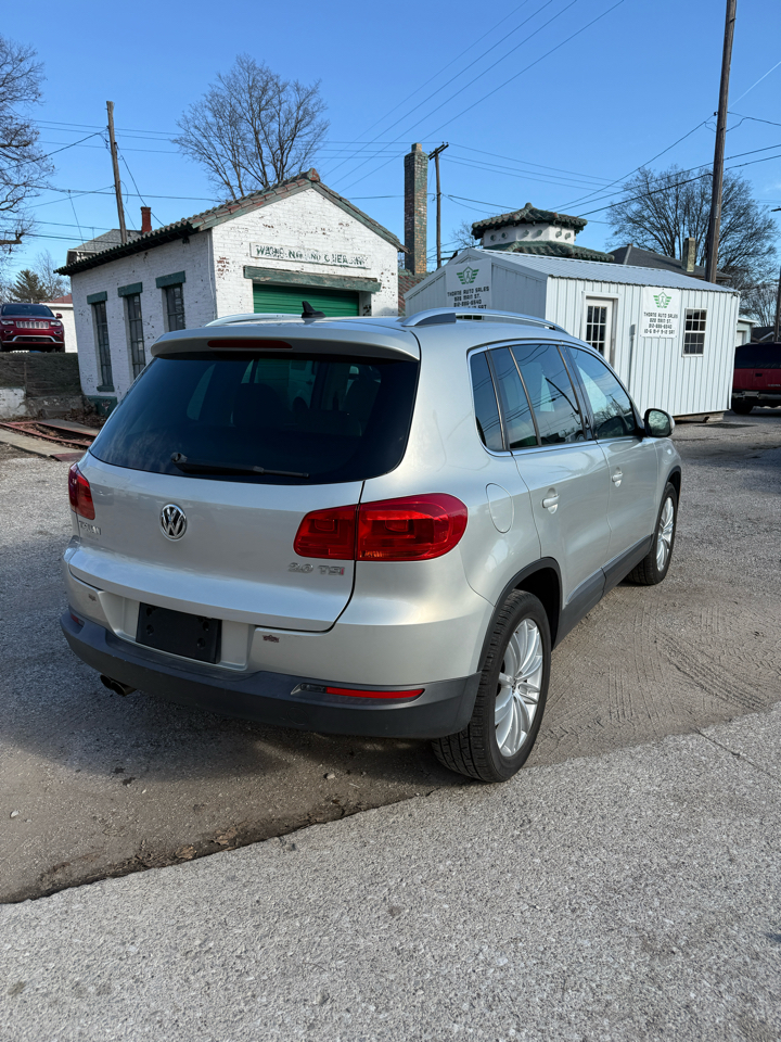 Volkswagen Tiguan S 2012
