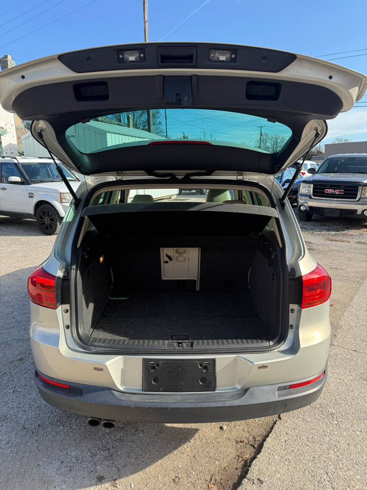 Volkswagen Tiguan S 2012