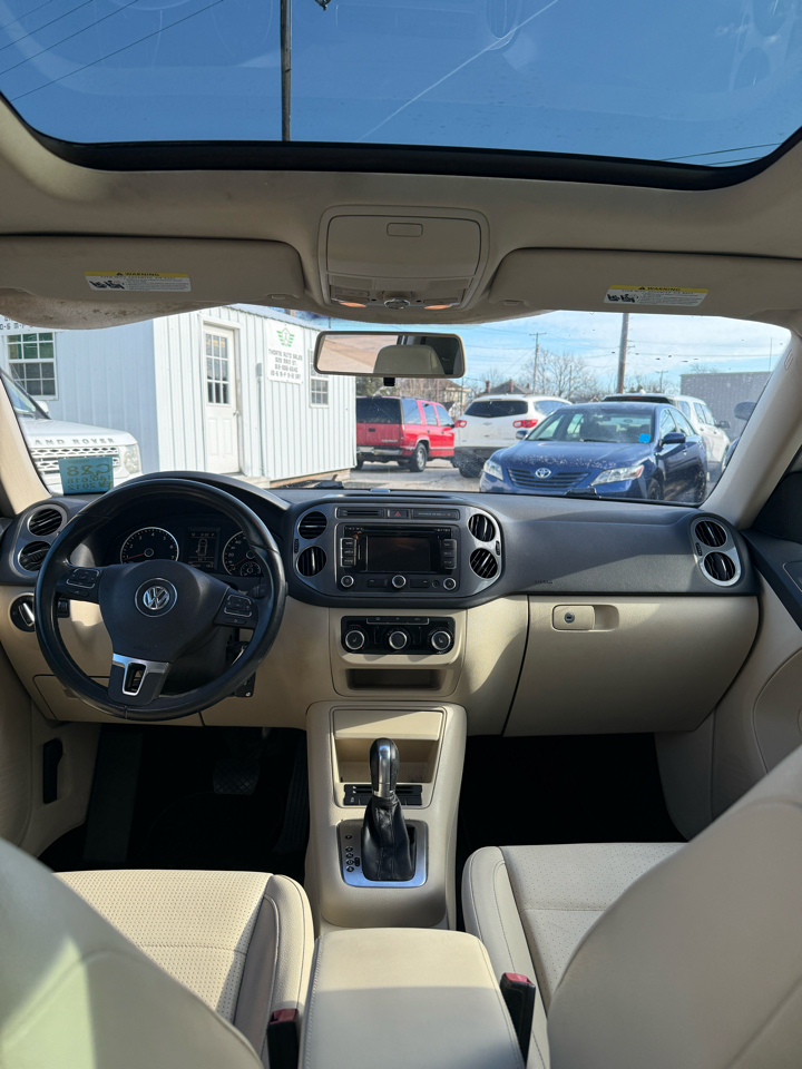 Volkswagen Tiguan S 2012