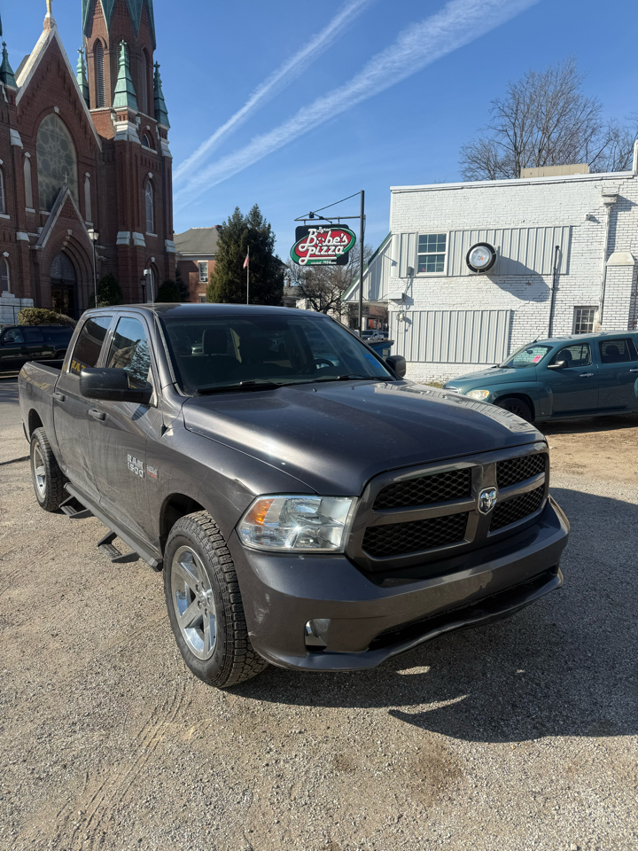 RAM 1500 Tradesman Crew Cab SWB 4WD 2015