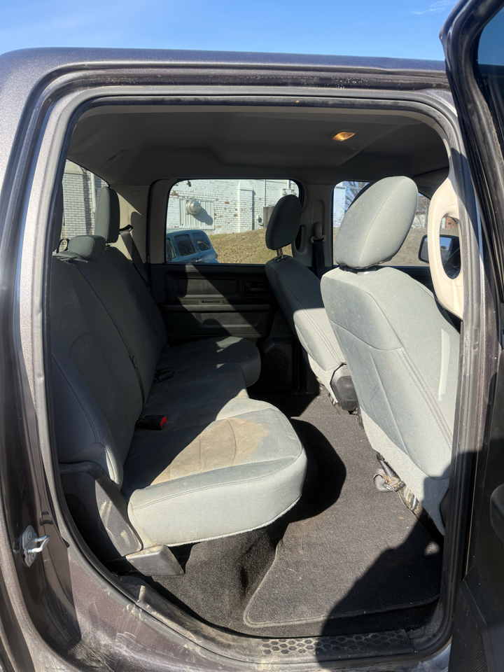 RAM 1500 Tradesman Crew Cab SWB 4WD 2015