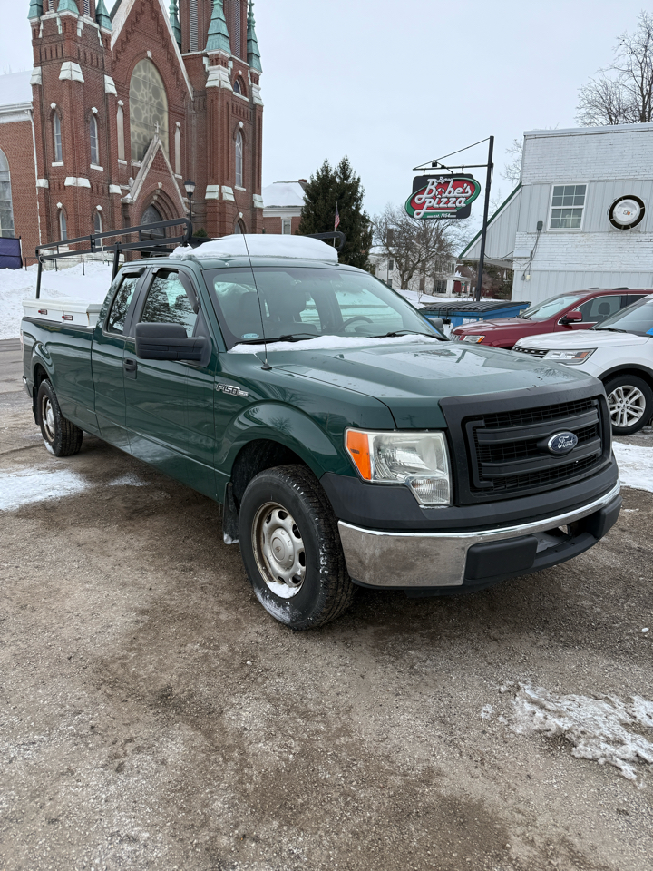 Ford F-150 XL SuperCab 8-ft. Bed 2WD 2011