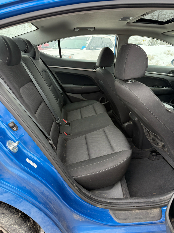 Hyundai Elantra Value Edition 6A 2017