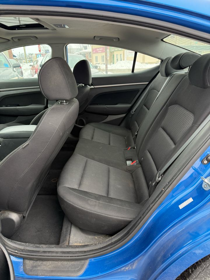 Hyundai Elantra Value Edition 6A 2017