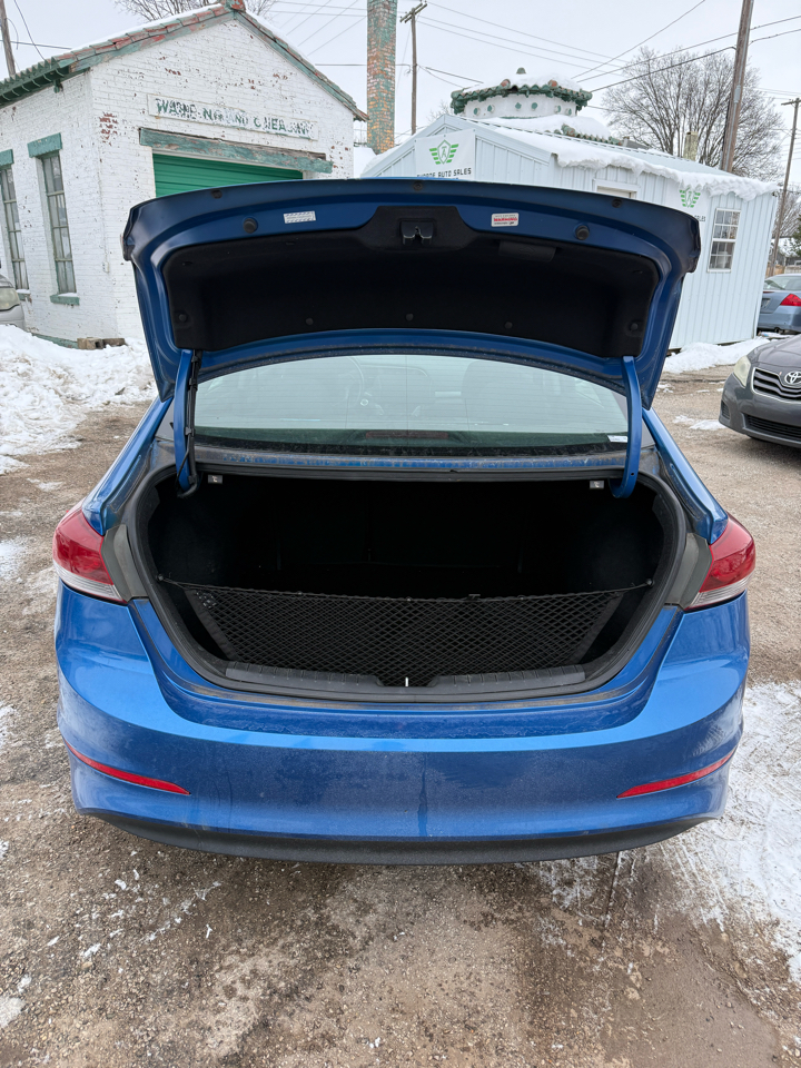 Hyundai Elantra Value Edition 6A 2017