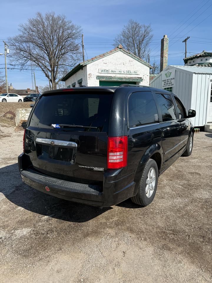 Chrysler Town & Country Touring 2010