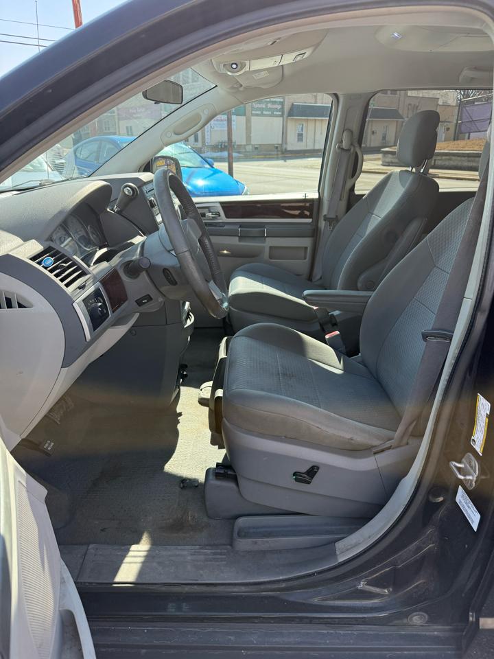 Chrysler Town & Country Touring 2010