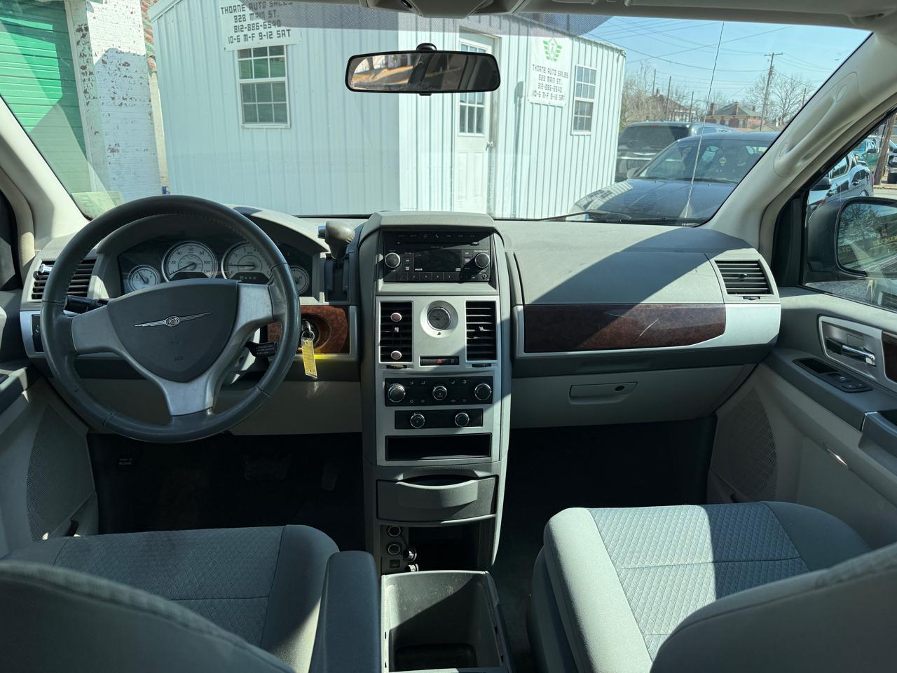 Chrysler Town & Country Touring 2010