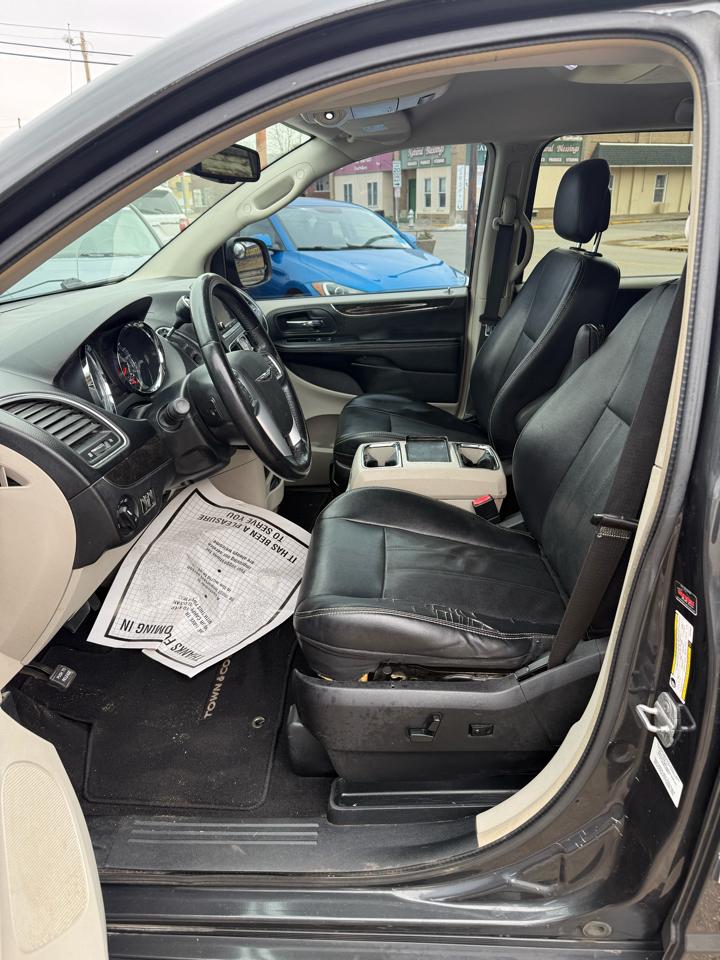 Chrysler Town & Country Touring 2012