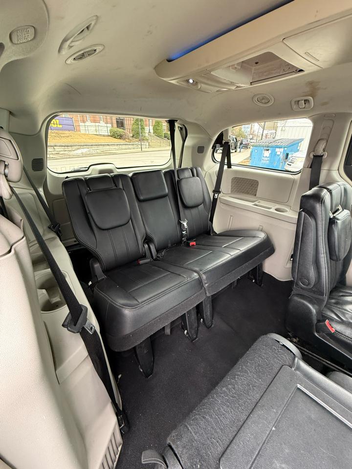 Chrysler Town & Country Touring 2012