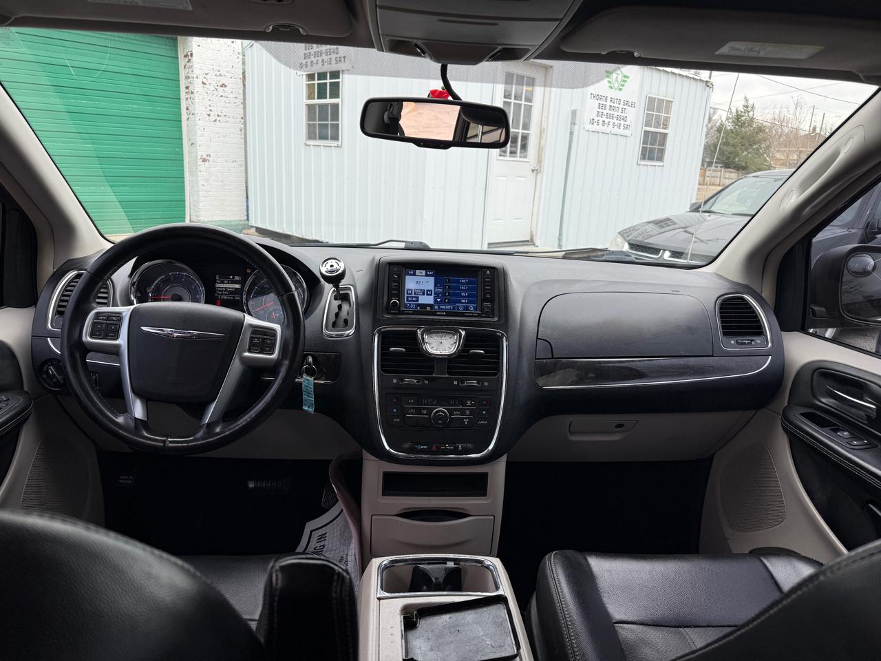 Chrysler Town & Country Touring 2012