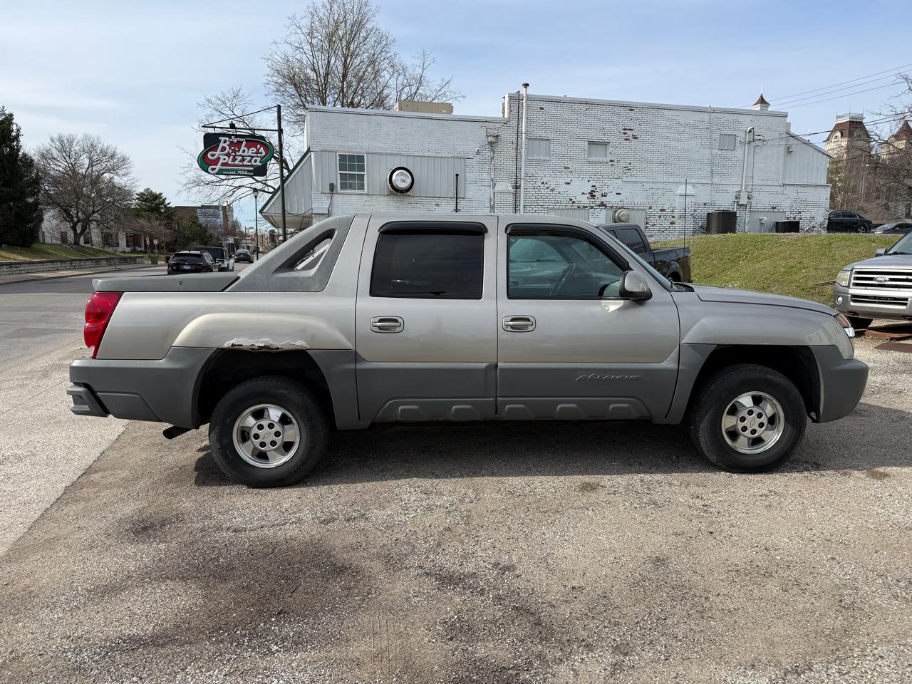 Chevrolet Avalanche 1500 2WD 2002