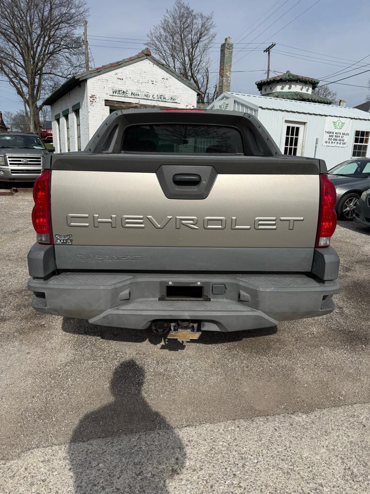 Chevrolet Avalanche 1500 2WD 2002