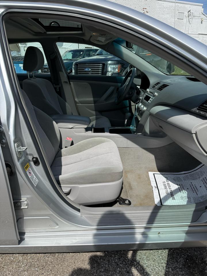 Toyota Camry Base 6-Spd AT 2011