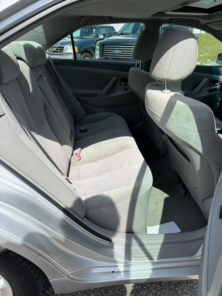 Toyota Camry Base 6-Spd AT 2011