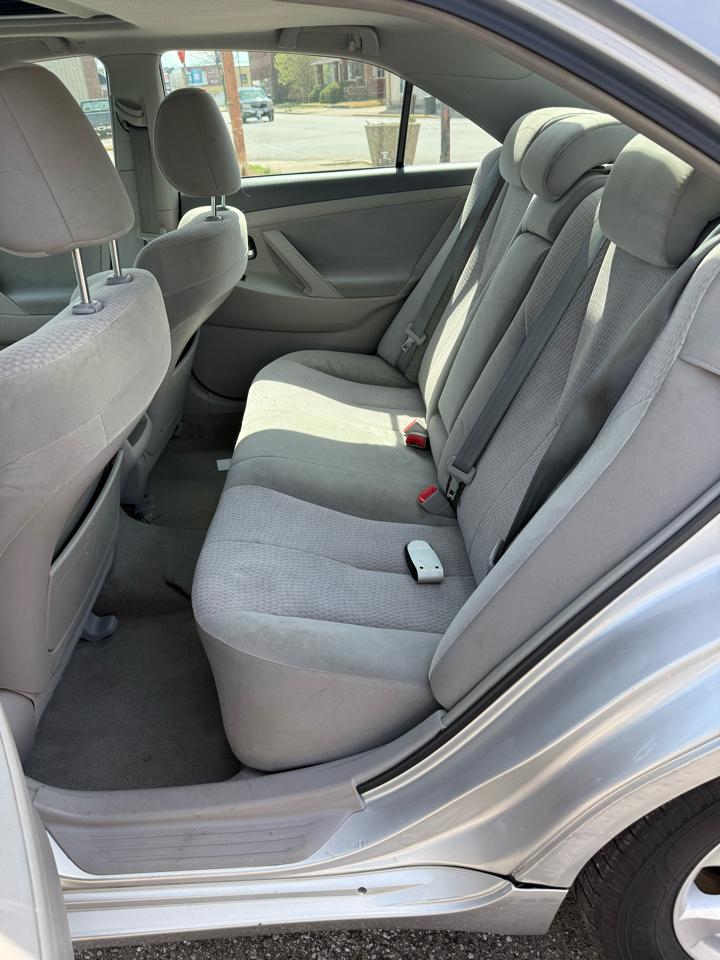 Toyota Camry Base 6-Spd AT 2011