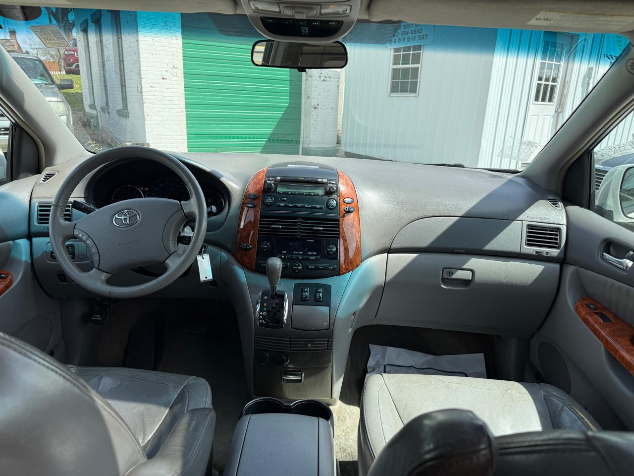 Toyota Sienna XLE 2006
