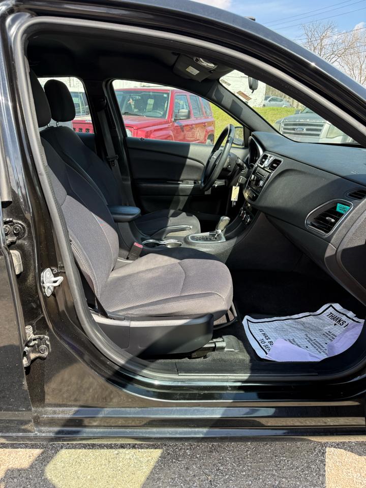 Chrysler 200 LX 2014