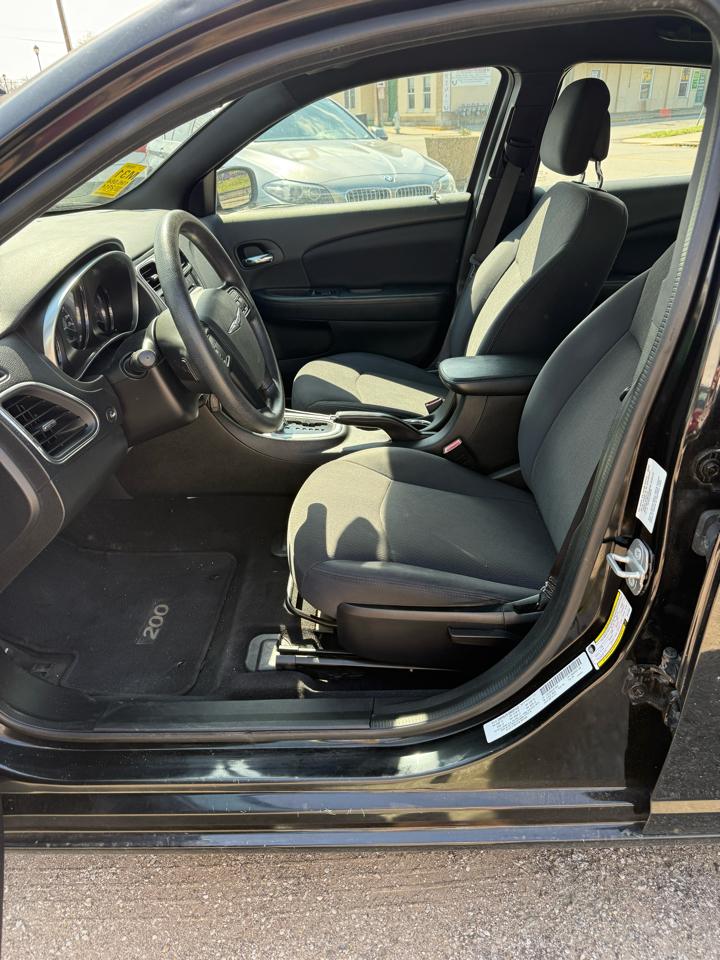 Chrysler 200 LX 2014