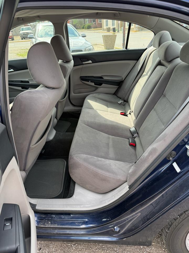 Honda Accord LX-P Sedan AT 2011