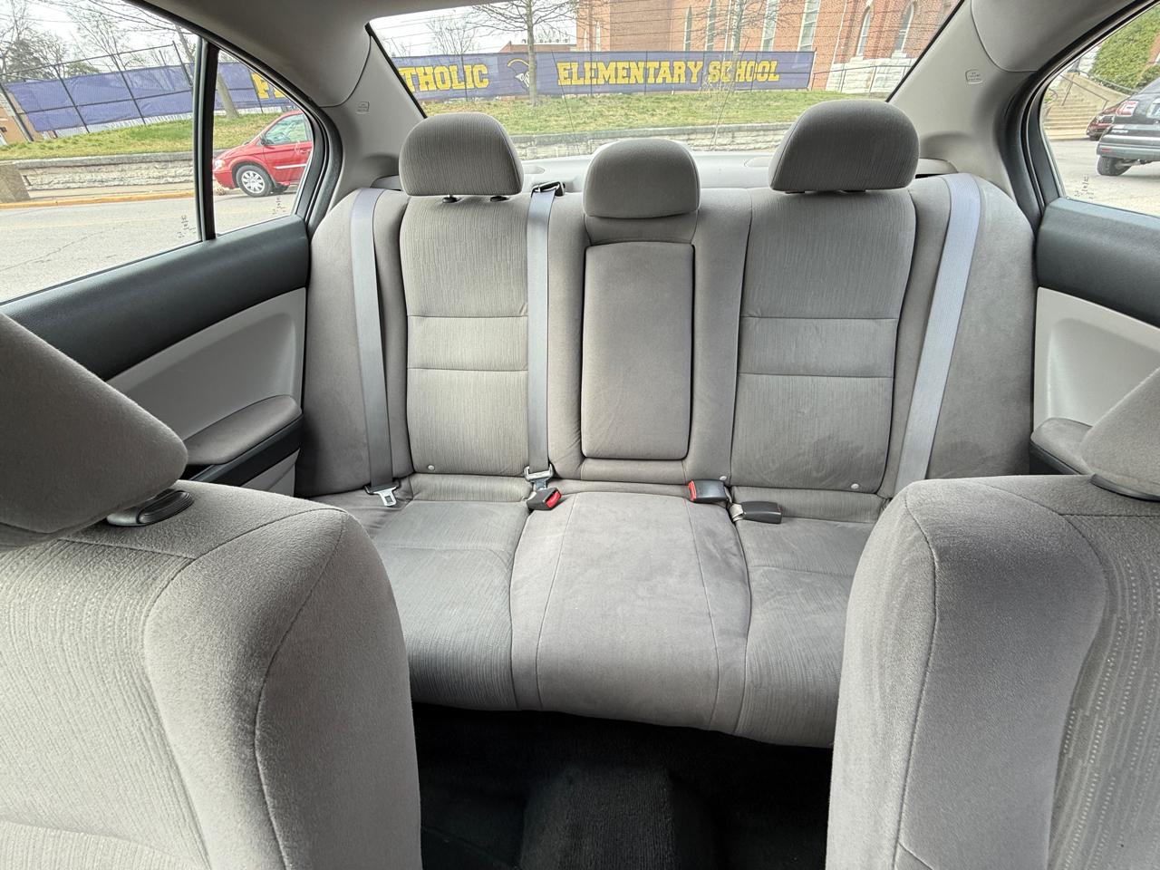 Honda Accord LX-P Sedan AT 2011