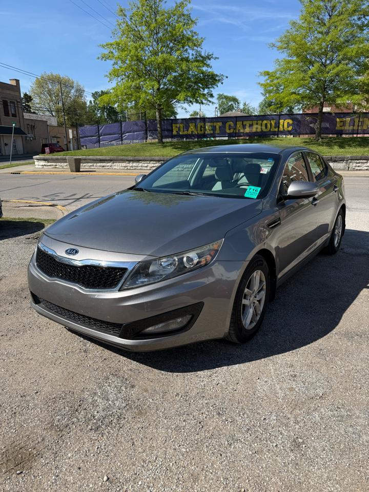 Kia Optima LX MT 2012