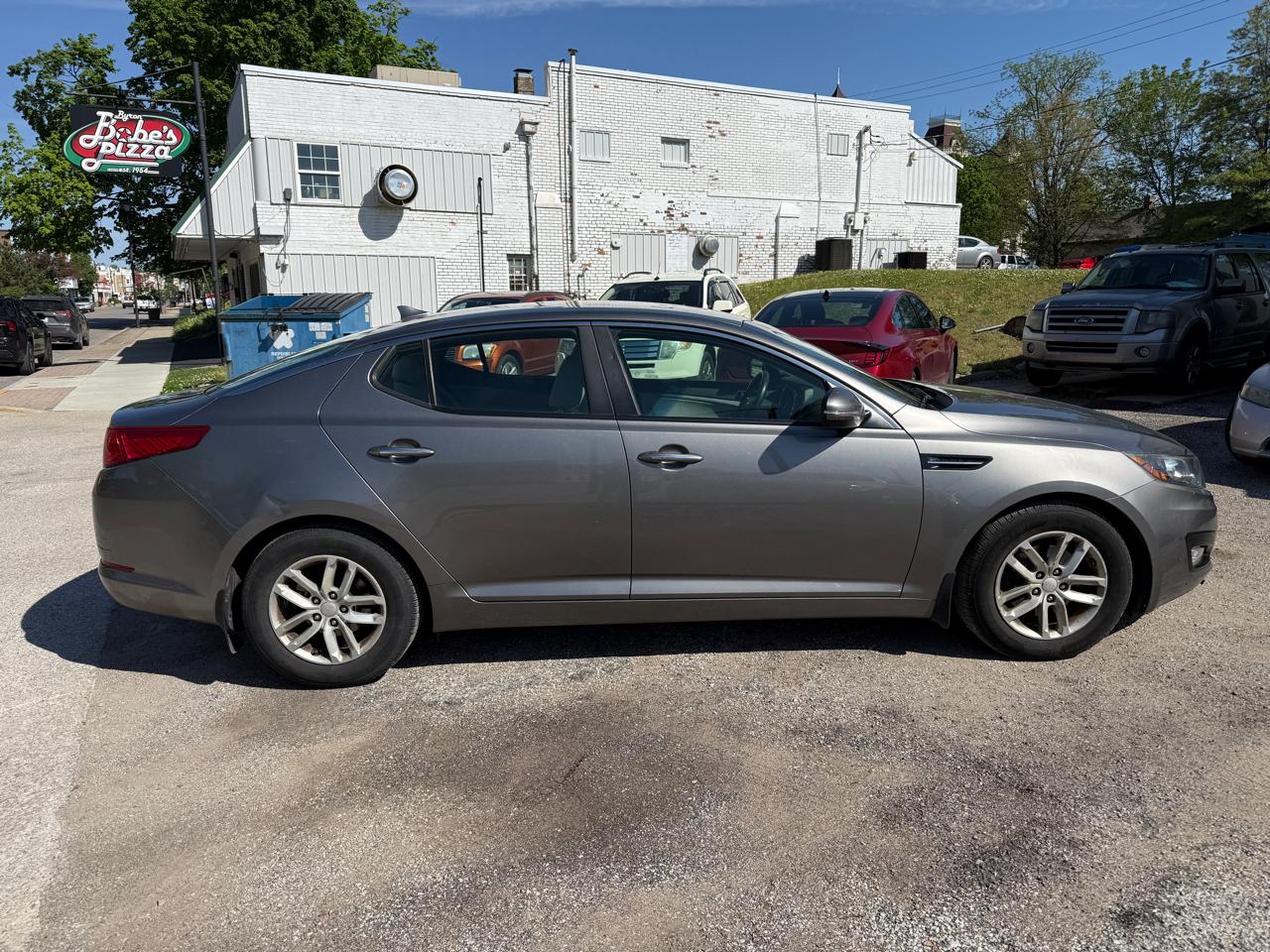 Kia Optima LX MT 2012