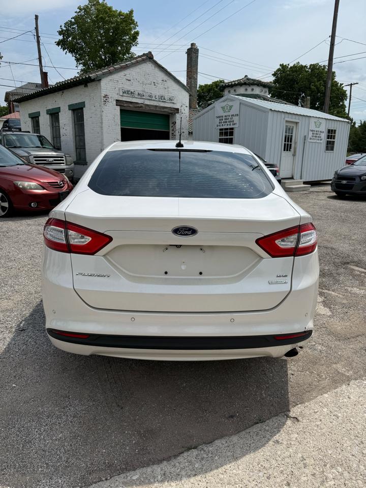 Ford Fusion SE 2016
