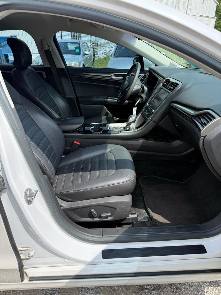 Ford Fusion SE 2016