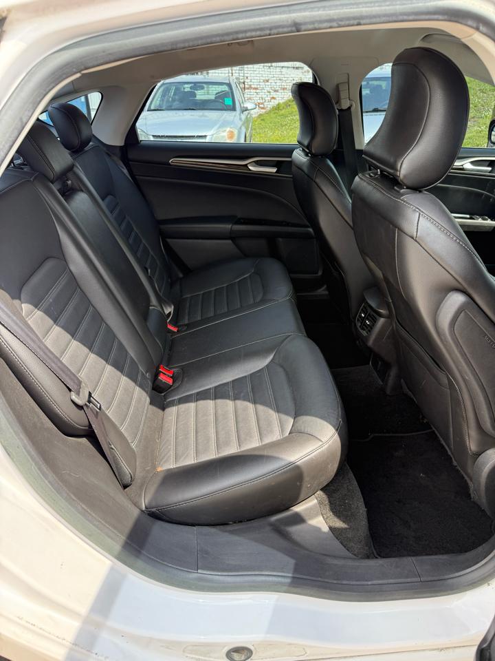 Ford Fusion SE 2016