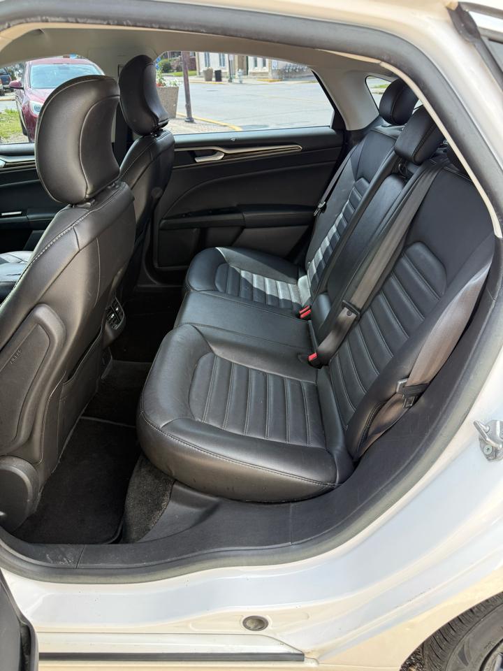 Ford Fusion SE 2016