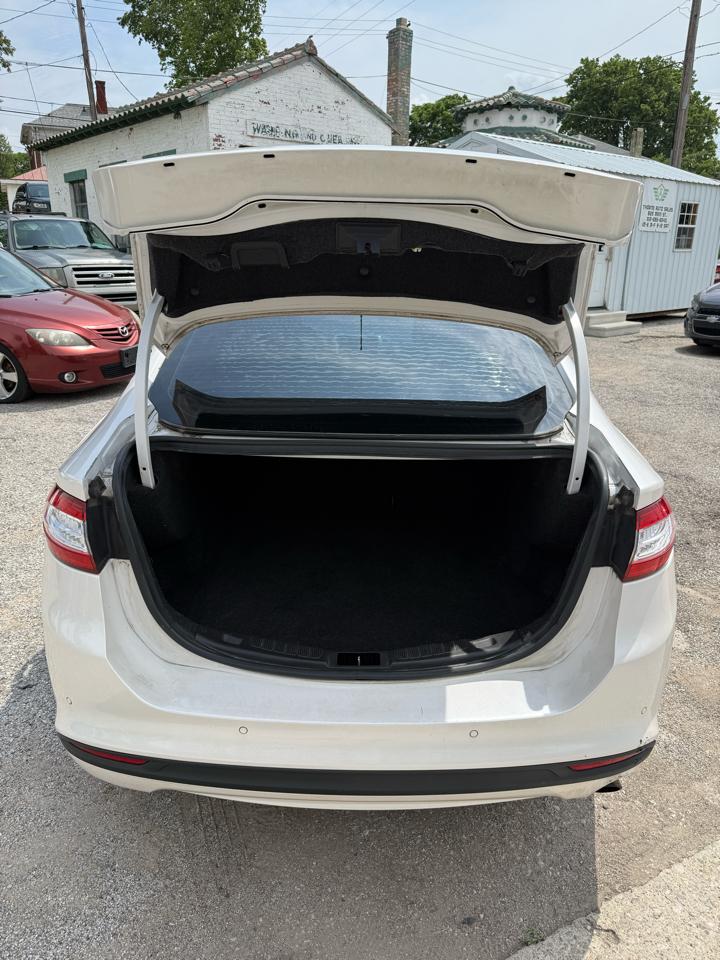 Ford Fusion SE 2016