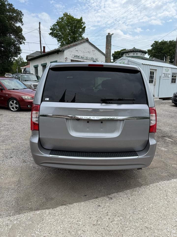 Chrysler Town & Country Touring 2016