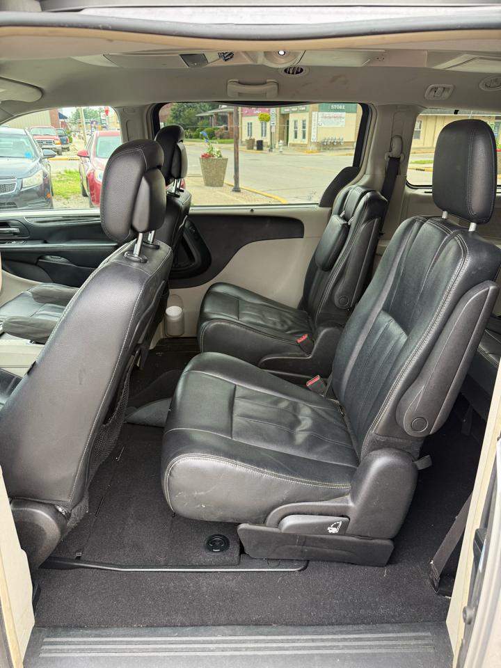 Chrysler Town & Country Touring 2016
