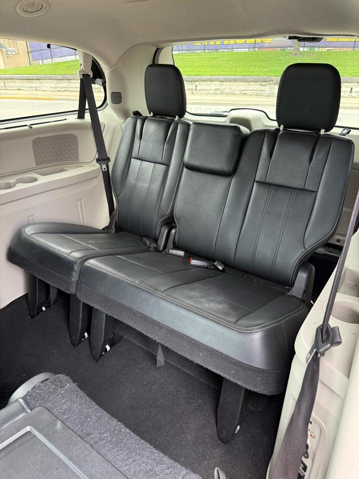 Chrysler Town & Country Touring 2016